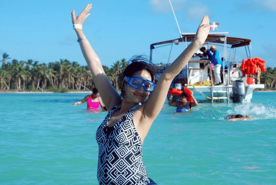 Saona Island: Beaches and Natural Pool Cruise with Lunch - Immagine 6