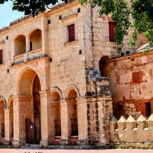 Punta Cana: Santo Domingo Day Trip with Buffet Lunch