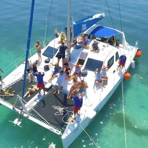 Private Party boat catamaran excursion + drinks and Barbecue