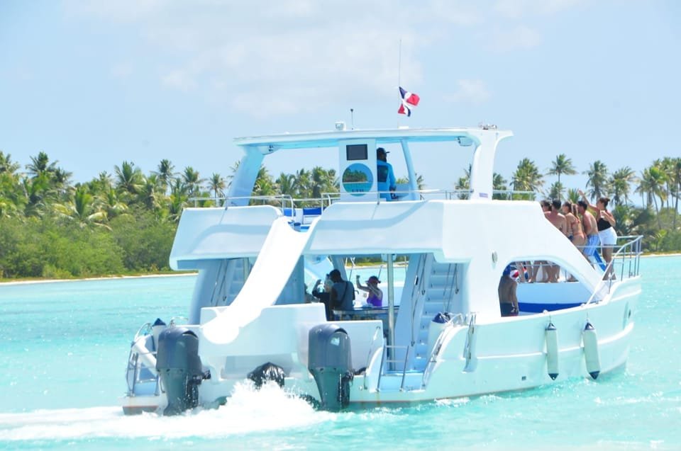 Saona Island: Beaches and Natural Pool Cruise with Lunch - Immagine 9