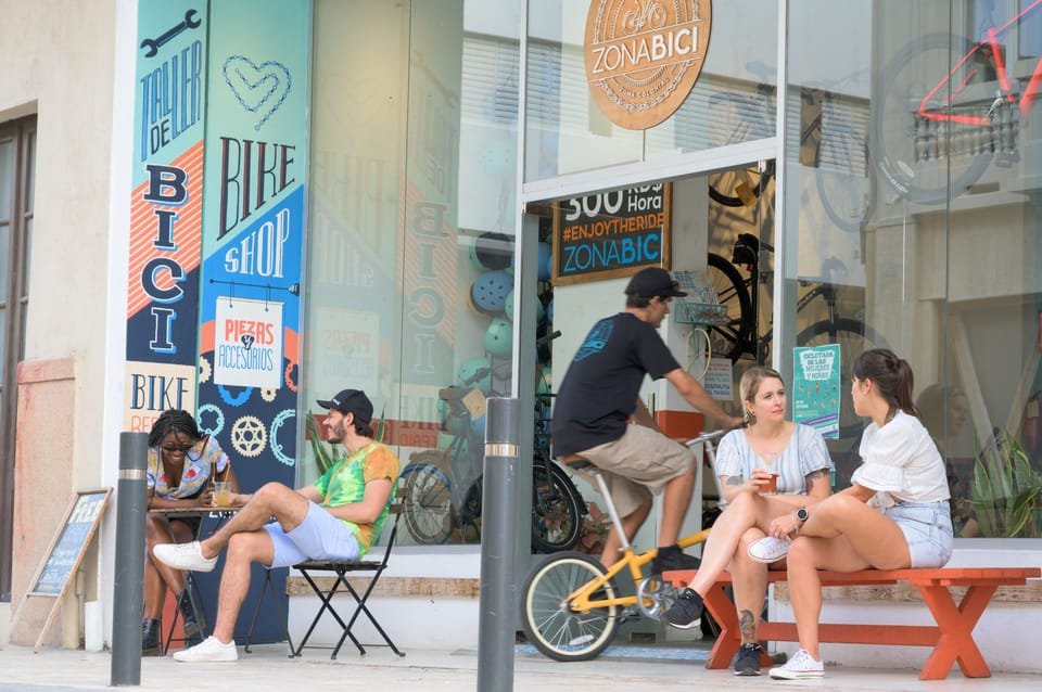 Santo Domingo: Ciudad Colonial Neighborhood Guided Bike Tour - Image 6