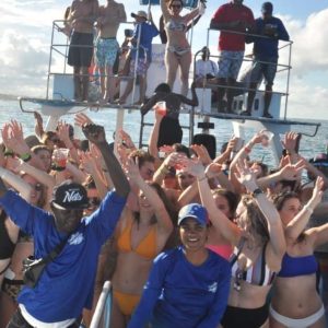 Punta Cana: Sunset Party Boat with Snorkeling