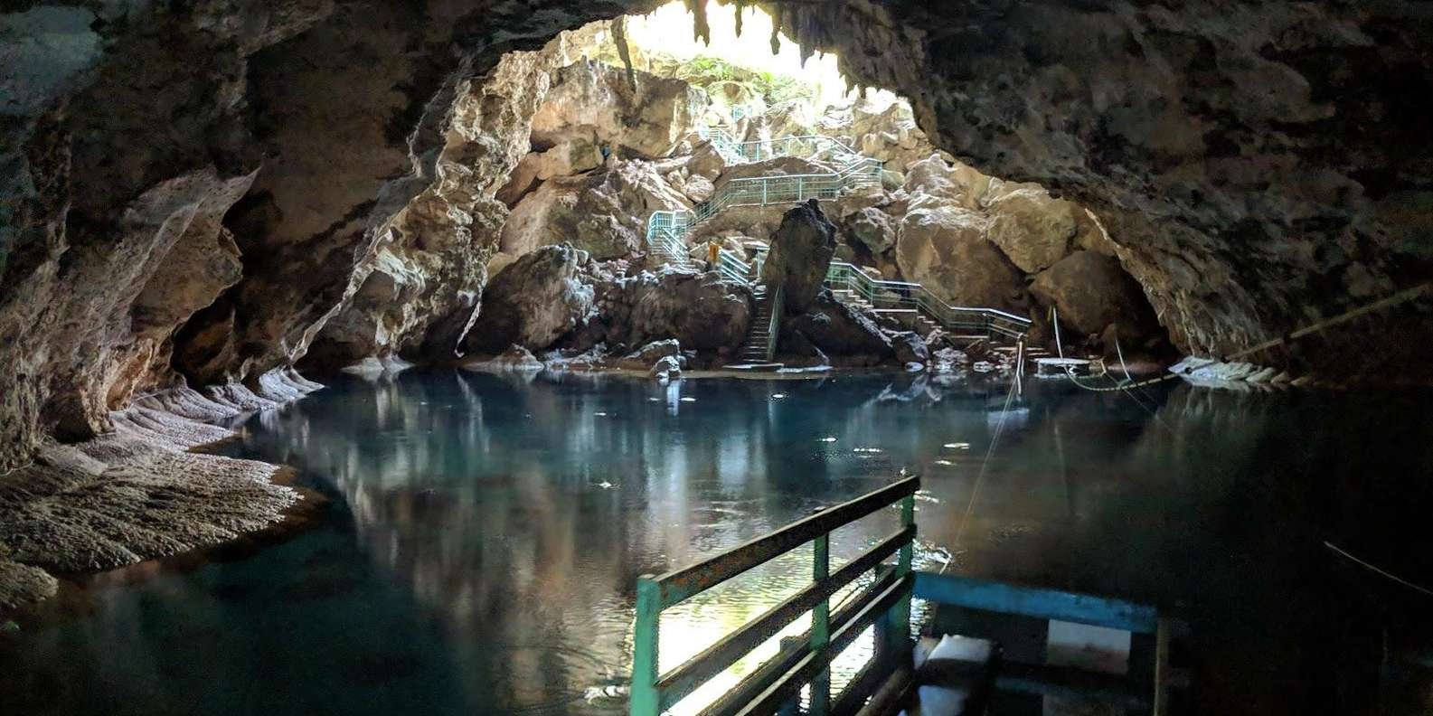 Three Eyes Park and Colon Lighthouse Experience