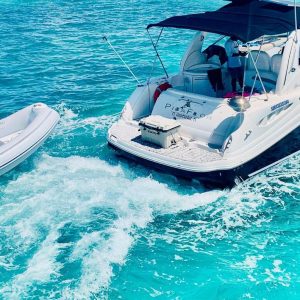 Punta Cana: Luxury Yacht Cruise with Snorkeling and Lunch