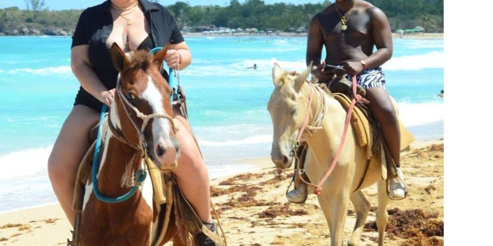 2 heures d'aventure à cheval sur la plage, la jungle et la rivière