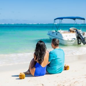 Saona Island Snorkeling, Catamaran and Lunch on the Beach